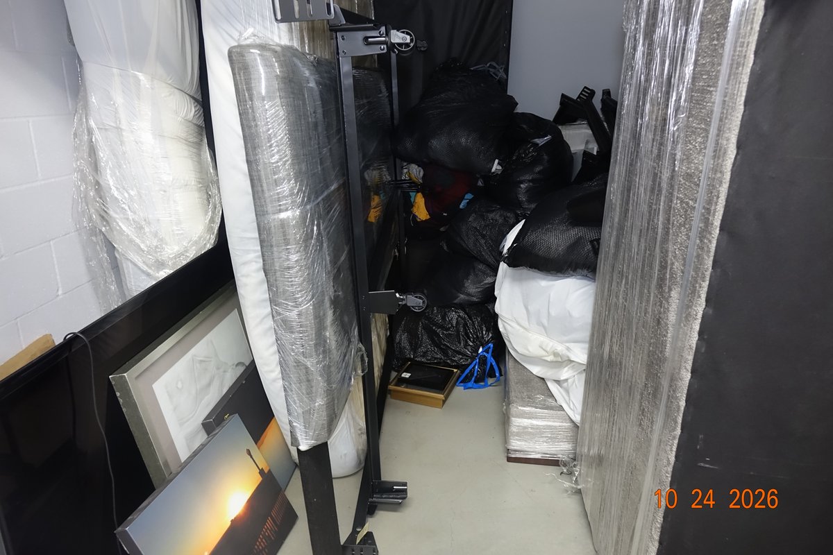 9 x 10 storage unit in Pasadena, CA