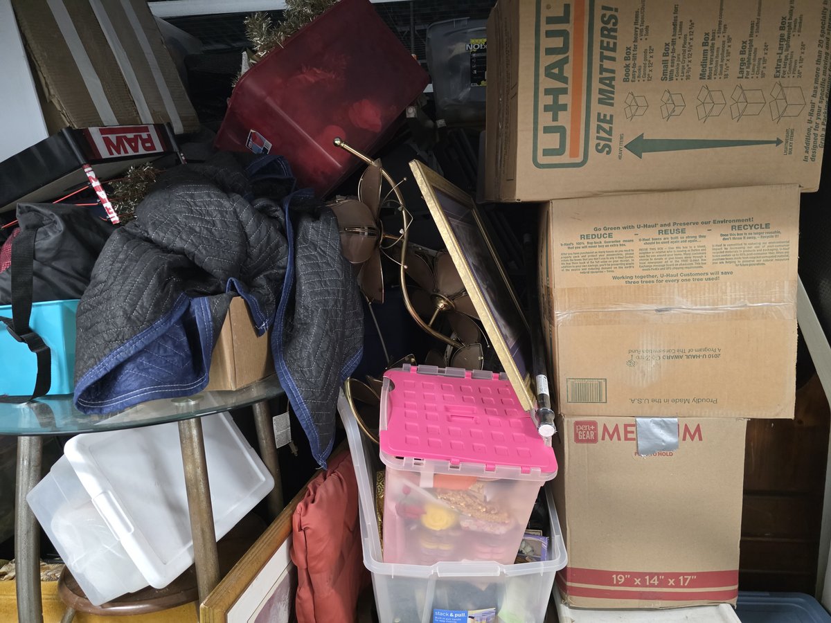 10 x 20 storage unit in Miami Gardens, FL