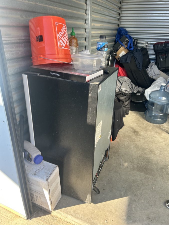 5 x 10 storage unit in Hesperia, CA