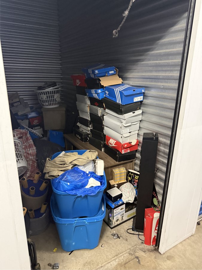5 x 10 storage unit in Warren, MI