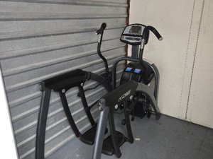 8 x 10 storage unit in Hayward, CA