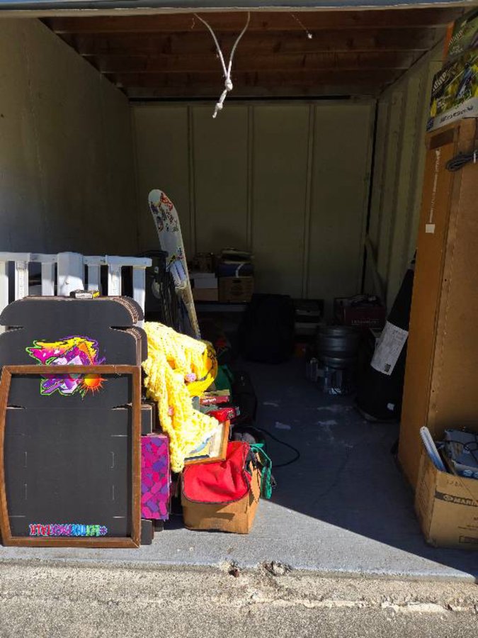 8 x 11 storage unit in Hayward, CA