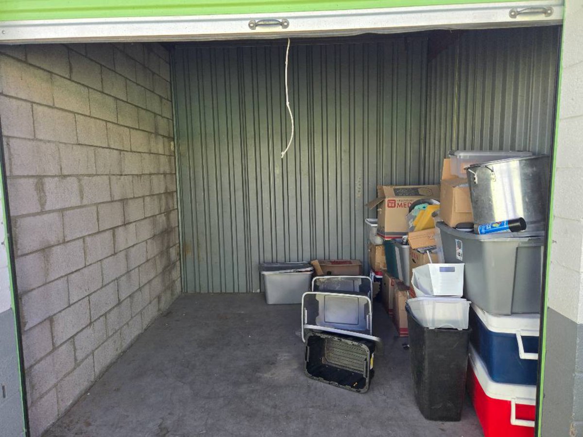 10 x 10 storage unit in Tempe, AZ