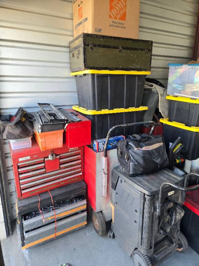 10 x 10 storage unit in Riverside, CA