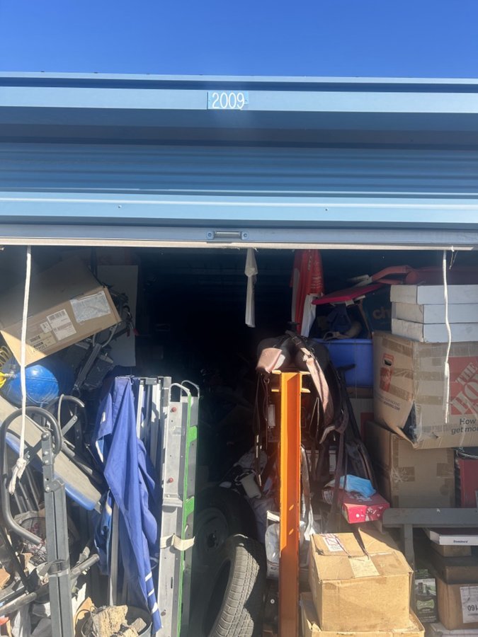 10 x 30 storage unit in Hesperia, CA