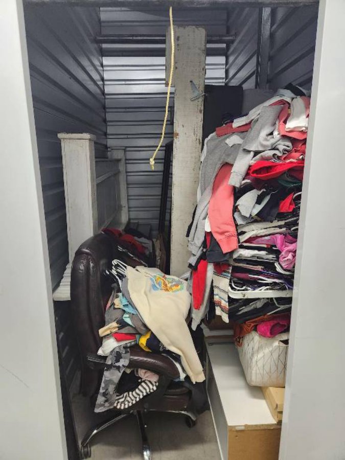 5 x 10 storage unit in Phoenix, AZ