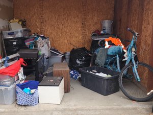 10 x 10 storage unit in Sacramento, CA