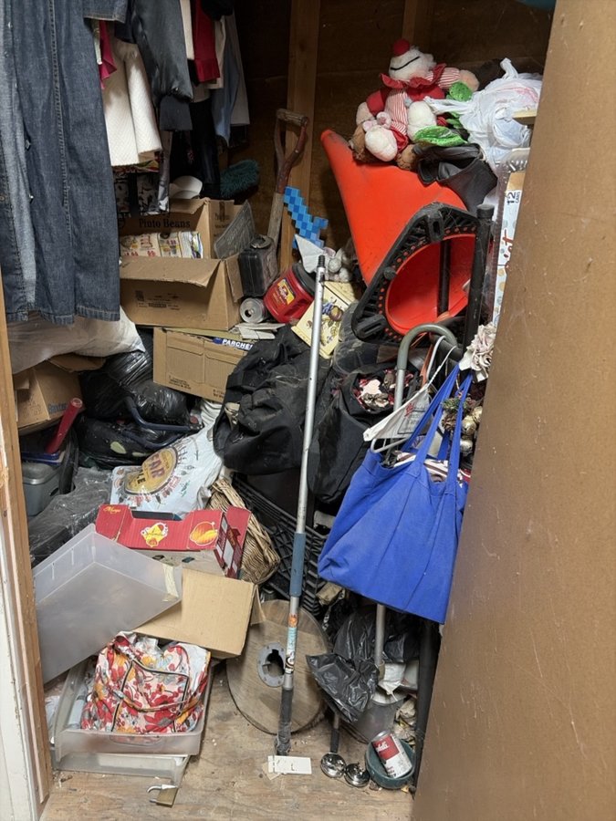 5 x 20 storage unit in San Bernardino, CA