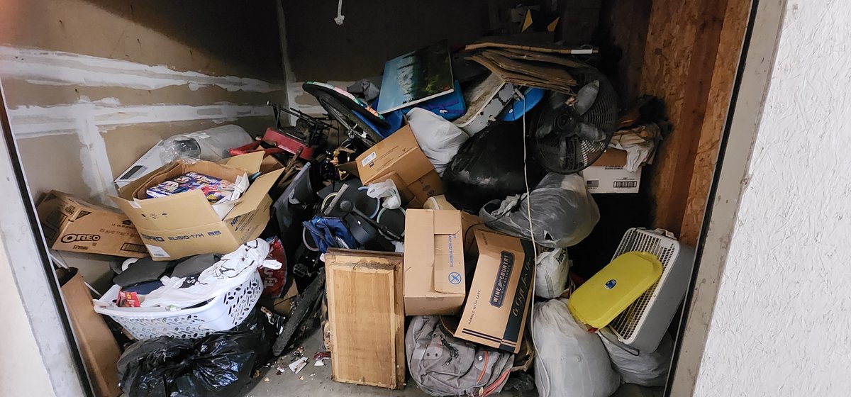10 x 10 storage unit in Sacramento, CA