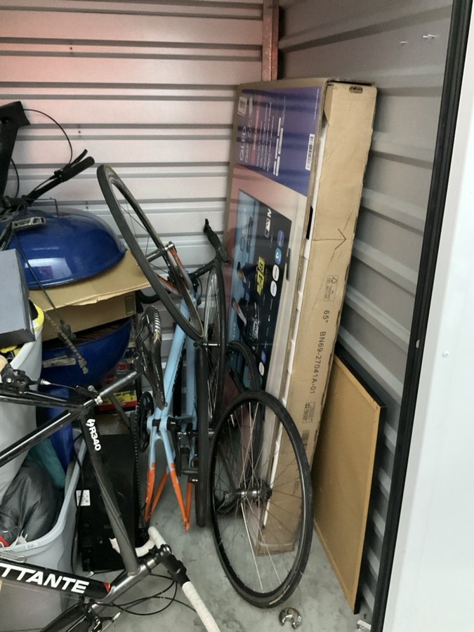 5 x 5 storage unit in Spring Valley, CA