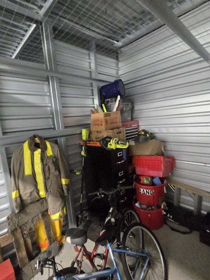 10 x 10 storage unit in Central Islip, NY