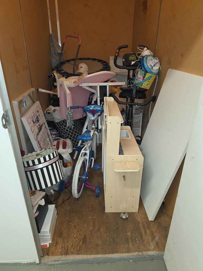 5 x 10 storage unit in Beaverton, OR
