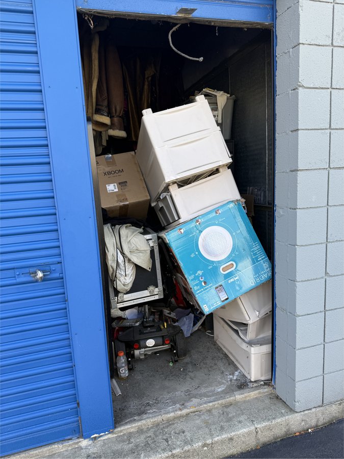 10 x 15 storage unit in Livonia, MI