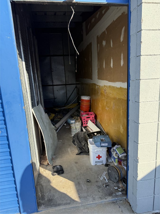 10 x 15 storage unit in Livonia, MI