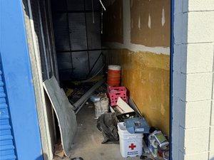 10 x 15 storage unit in Livonia, MI