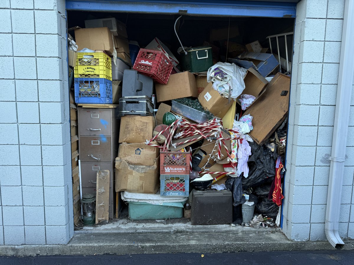 10 x 10 storage unit in Livonia, MI