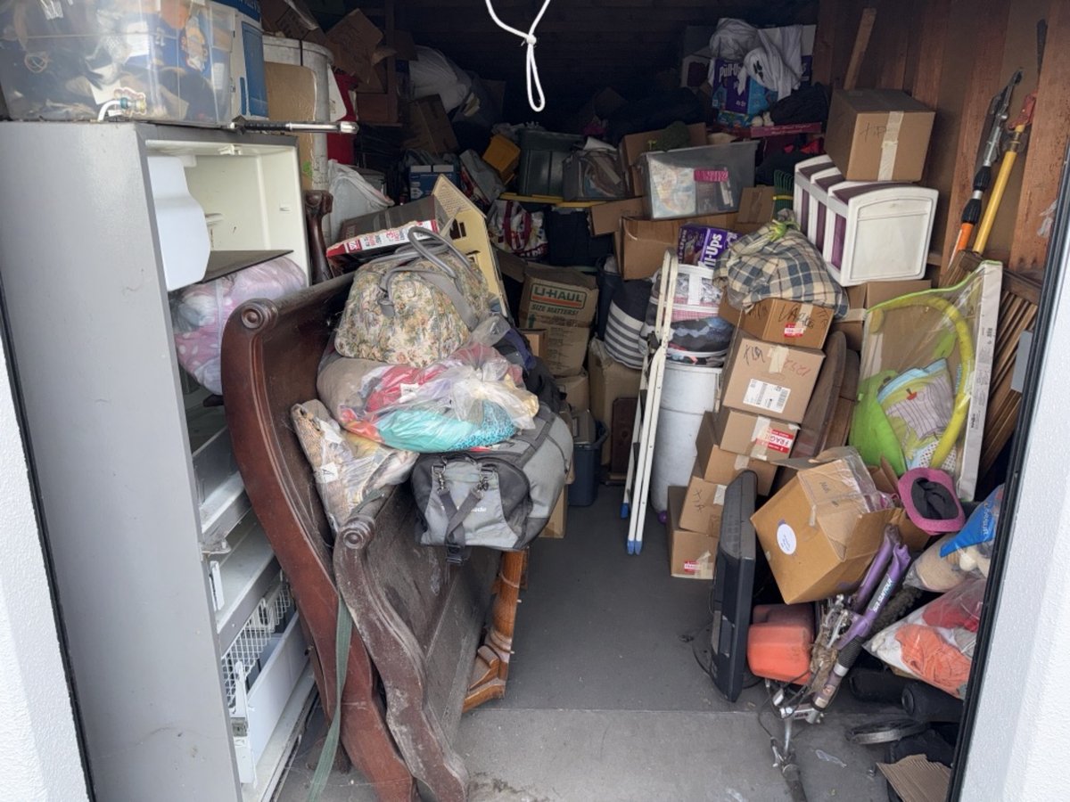 10 x 30 storage unit in Pasadena, CA
