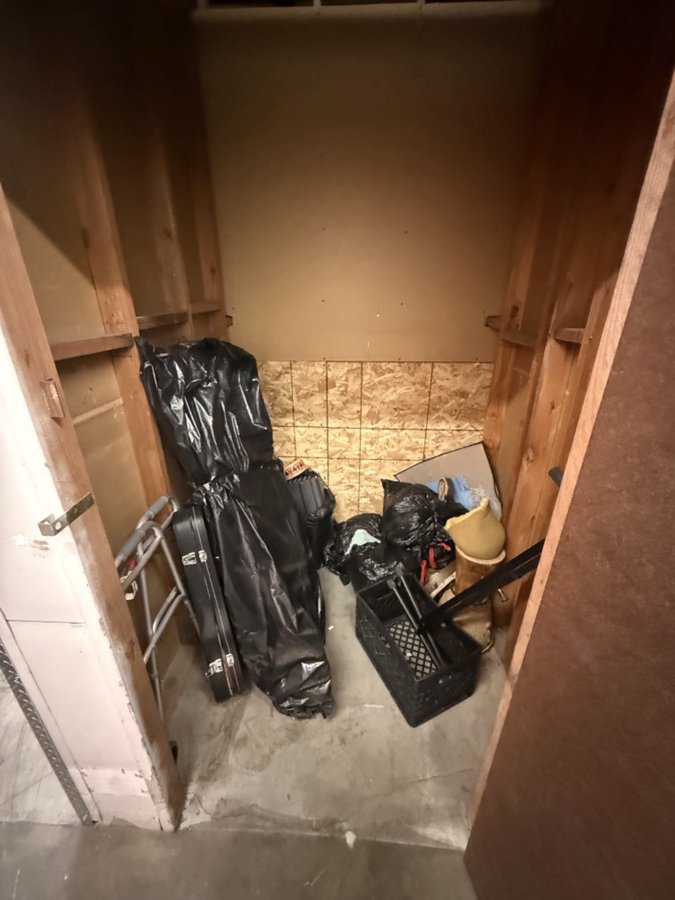 5 x 5 storage unit in Pasadena, CA