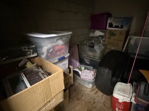 10 x 10 storage unit in Los Angeles, CA