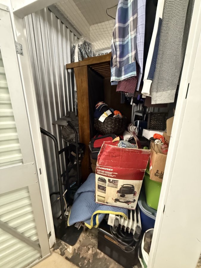 5 x 5 storage unit in Pasadena, CA