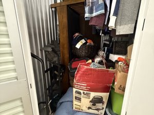 5 x 5 storage unit in Pasadena, CA
