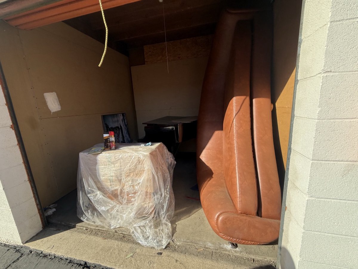 10 x 10 storage unit in Pasadena, CA