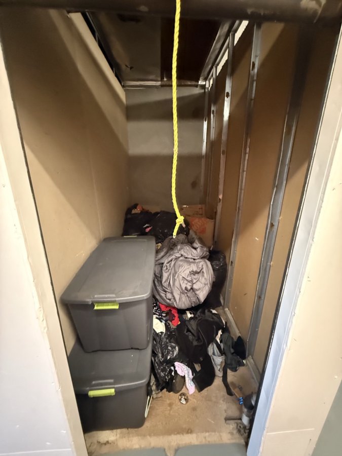 5 x 10 storage unit in Los Angeles, CA