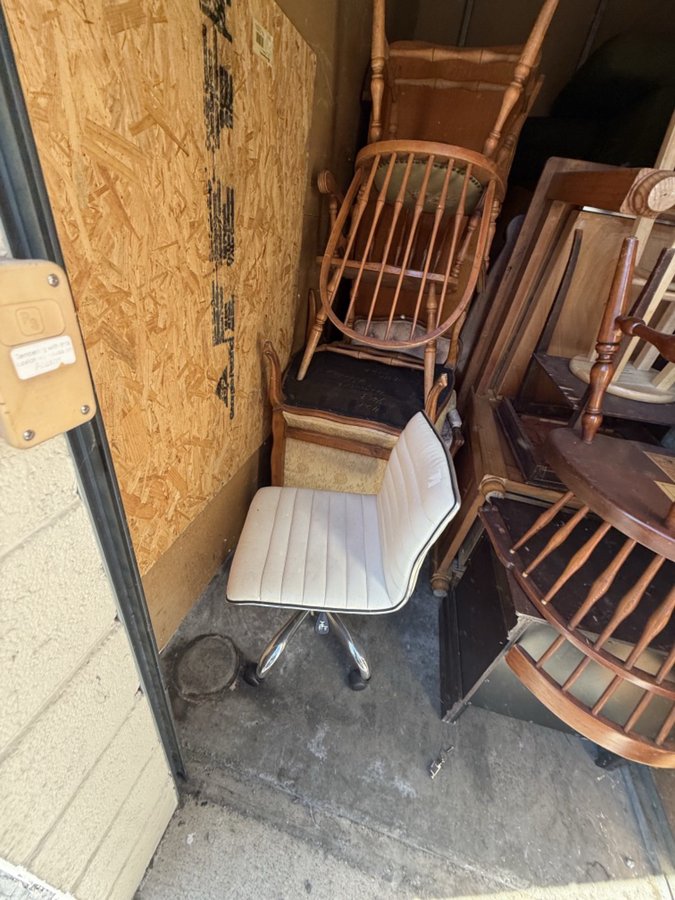 5 x 10 storage unit in Los Angeles, CA