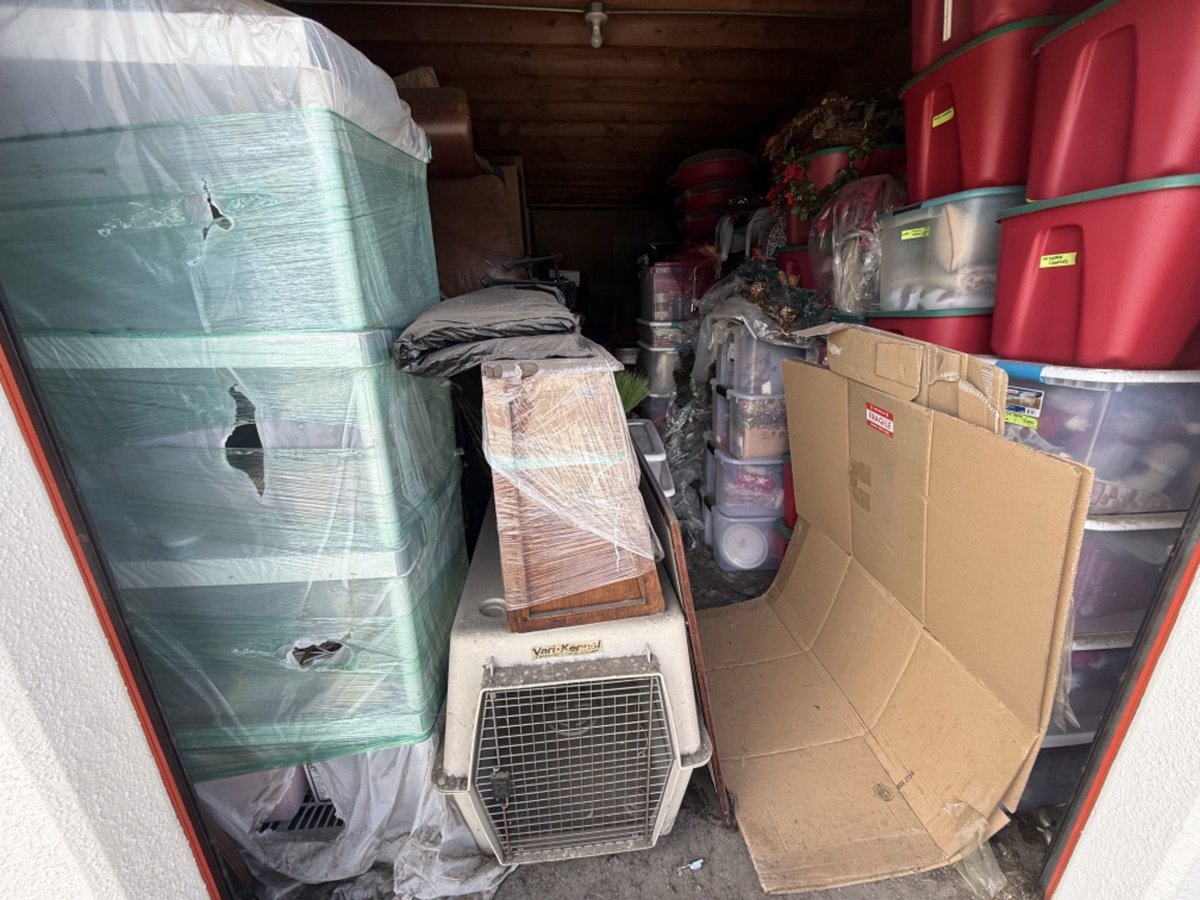 10 x 25 storage unit in Pasadena, CA