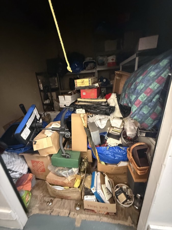 10 x 10 storage unit in San Gabriel, CA
