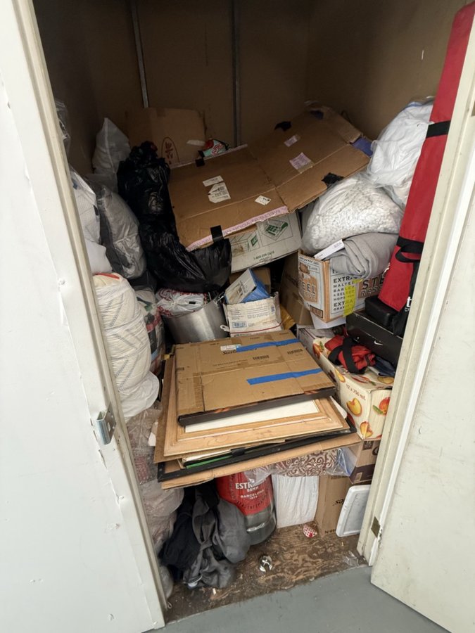 5 x 5 storage unit in Los Angeles, CA