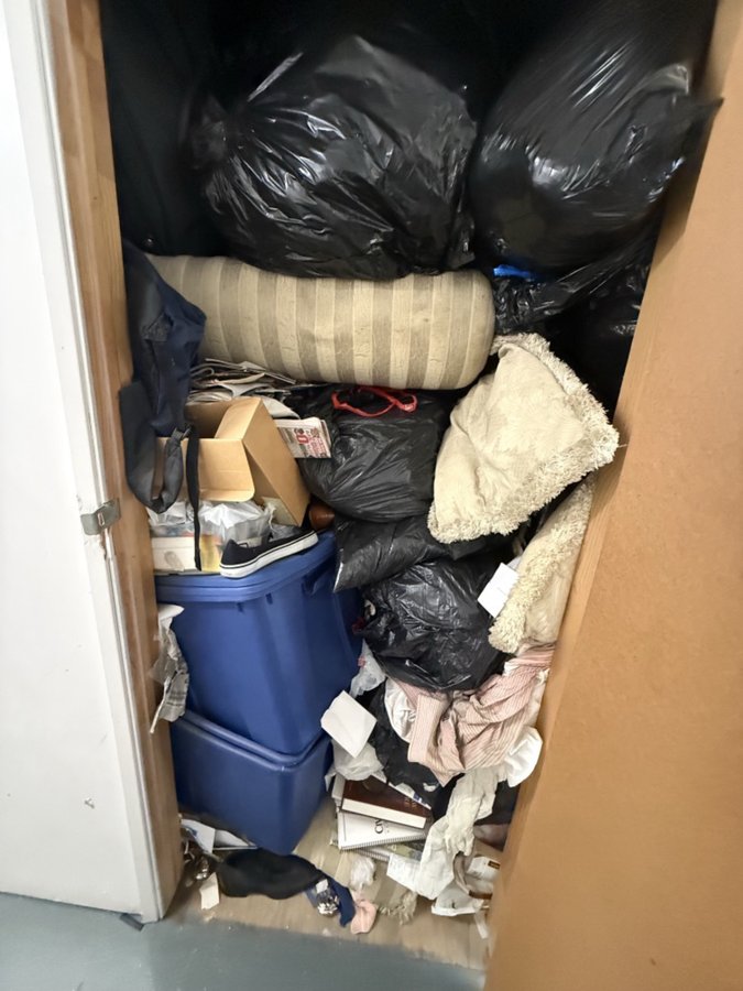 10 x 7 storage unit in Los Angeles, CA
