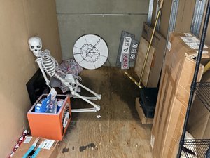 5 x 10 storage unit in Los Angeles, CA