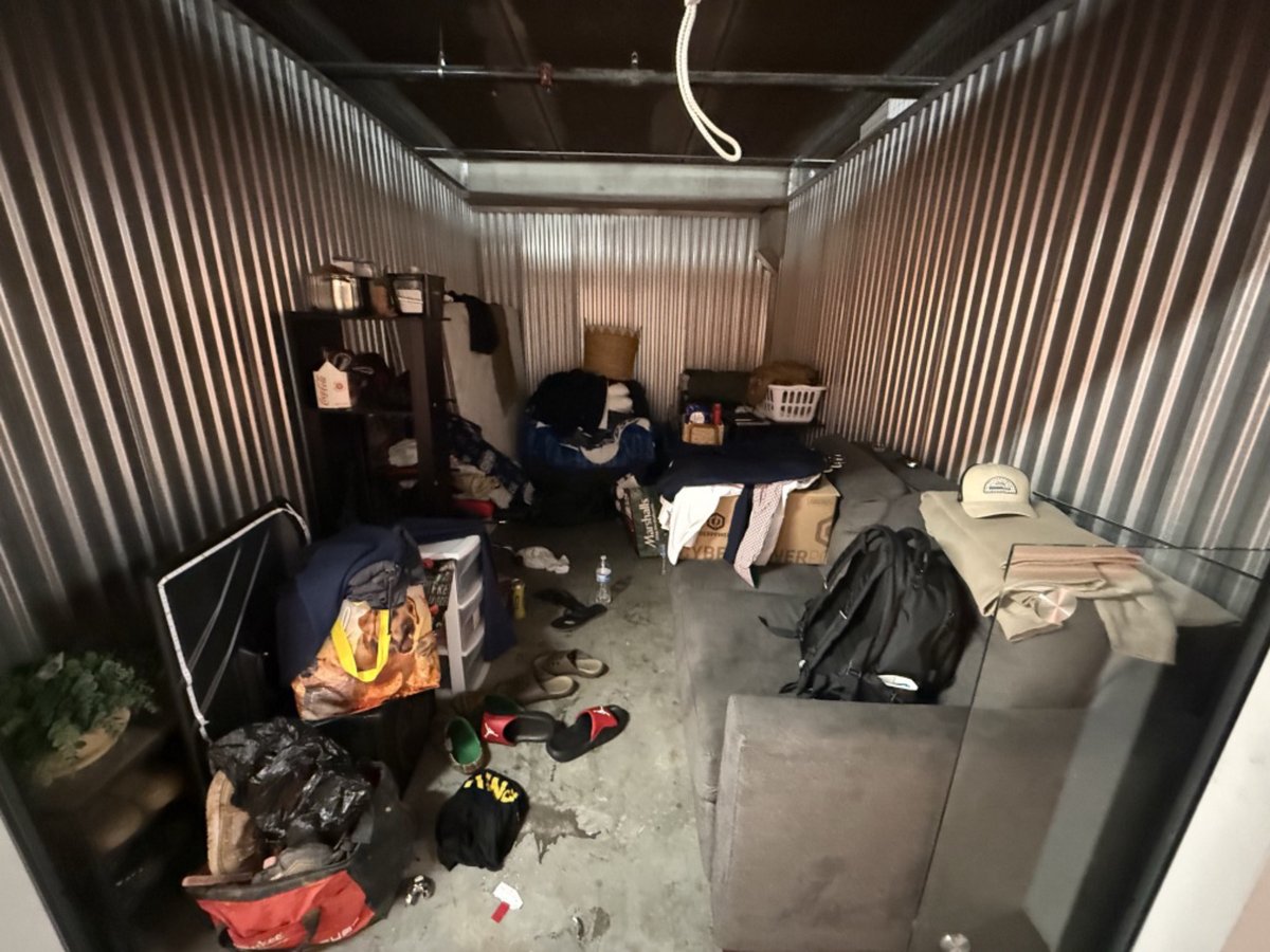 10 x 14 storage unit in Pasadena, CA