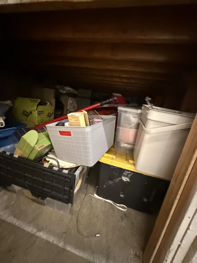 7 x 9 storage unit in Los Angeles, CA