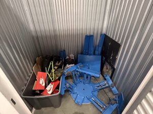 5 x 5 storage unit in Pasadena, CA