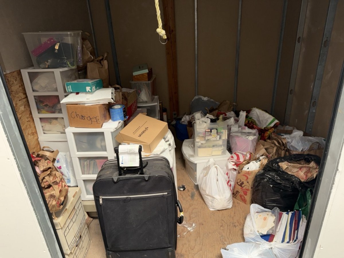 10 x 10 storage unit in Los Angeles, CA