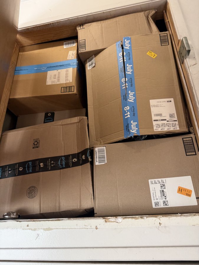 3 x 4 storage unit in Los Angeles, CA