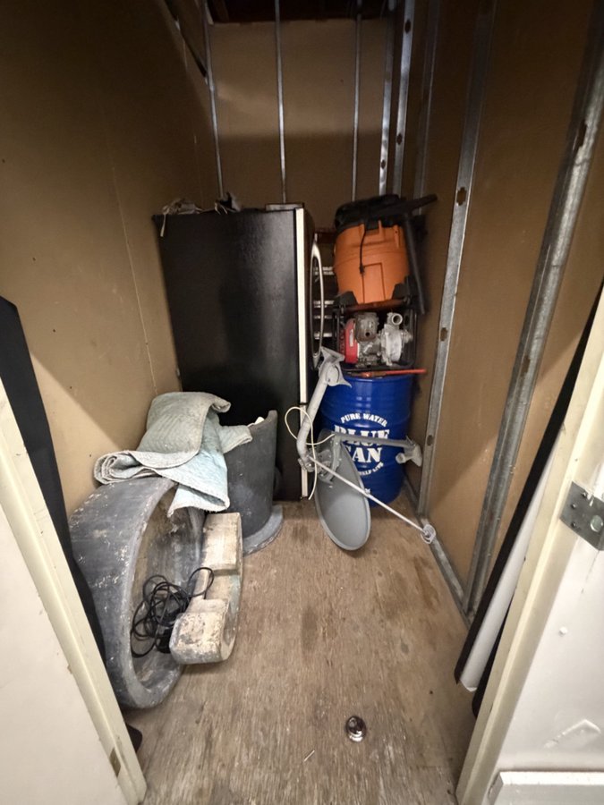 5 x 10 storage unit in Pasadena, CA