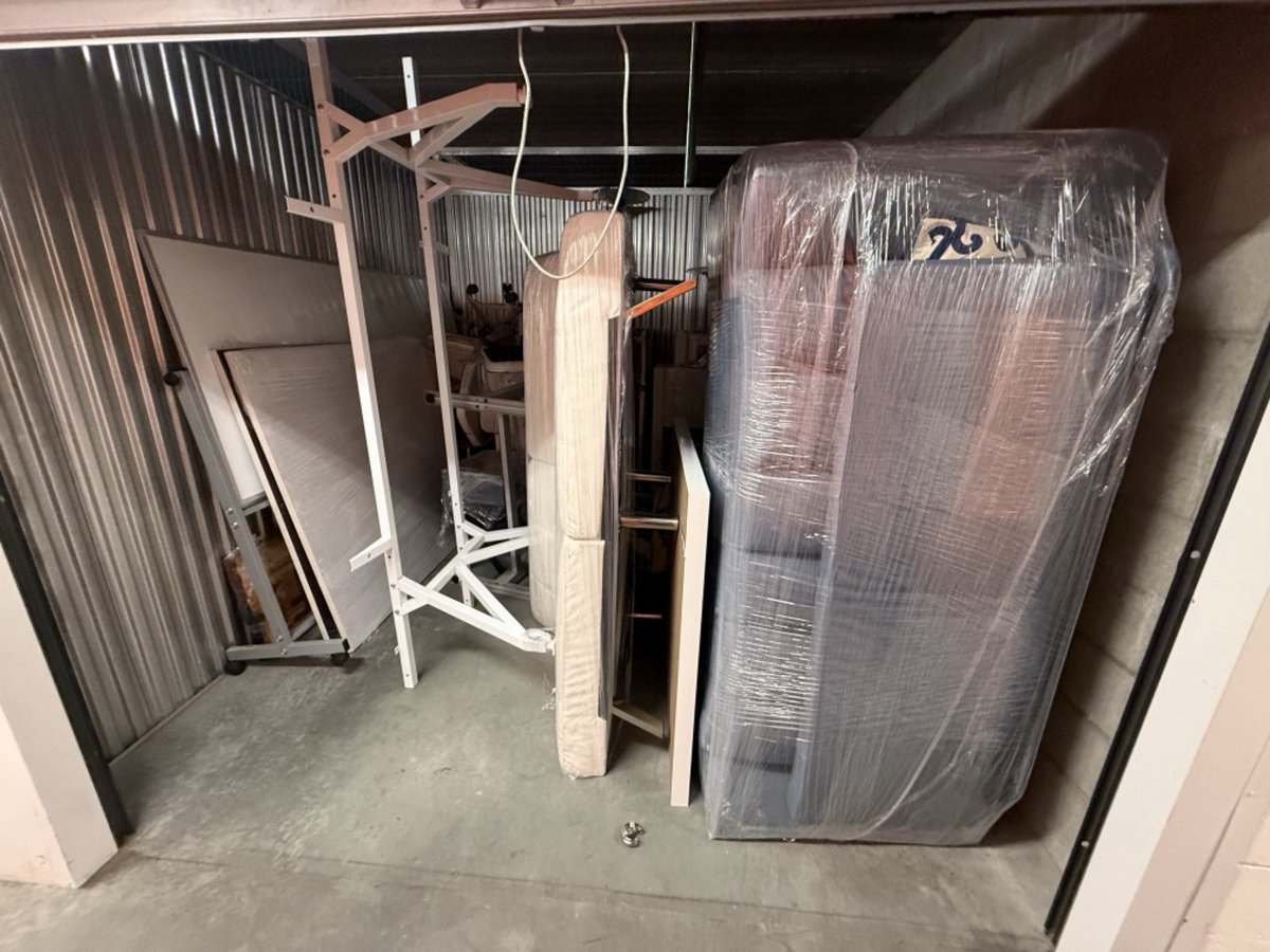 10 x 10 storage unit in Pasadena, CA