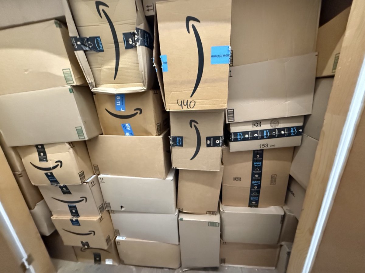 10 x 8 storage unit in Los Angeles, CA