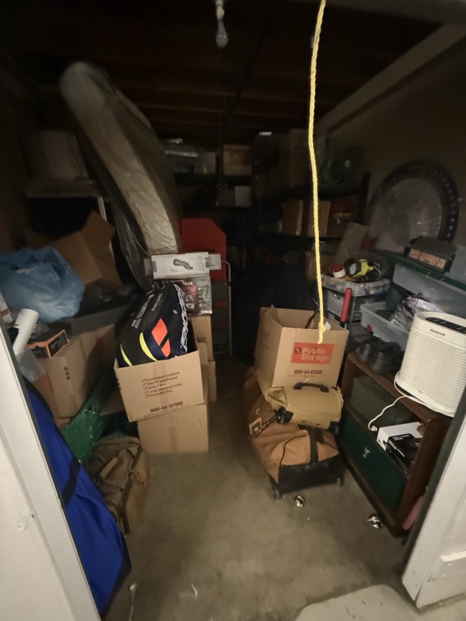 10 x 15 storage unit in Pasadena, CA