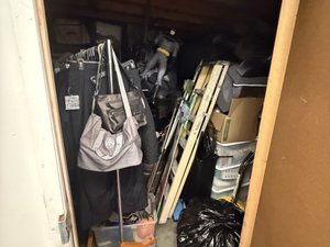 10 x 10 storage unit in Los Angeles, CA