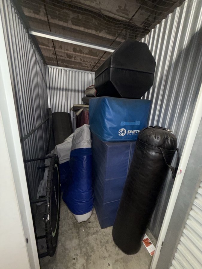 5 x 10 storage unit in Pasadena, CA