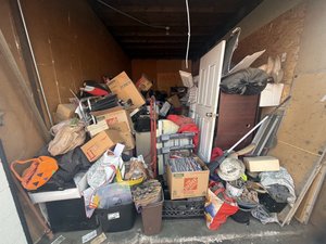 10 x 20 storage unit in Pico Rivera, CA