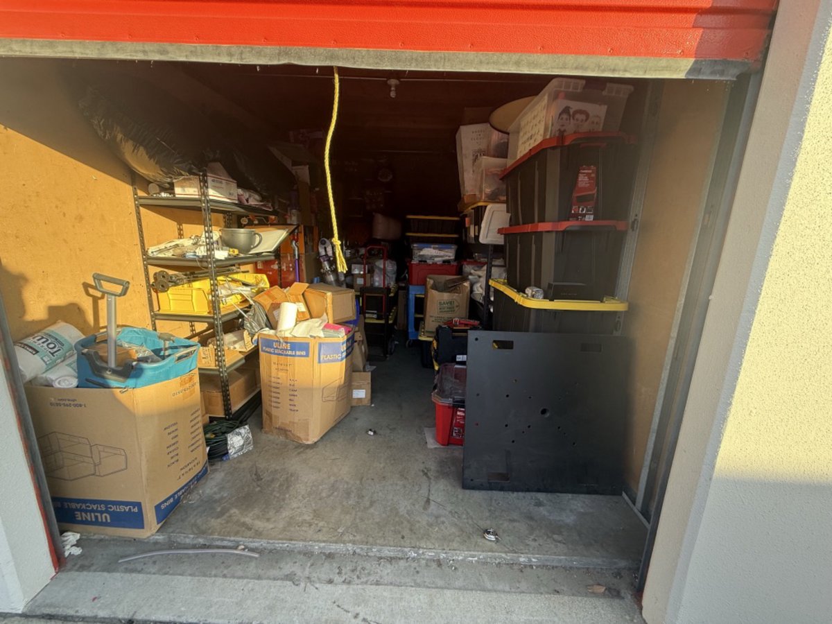10 x 20 storage unit in Arcadia, CA
