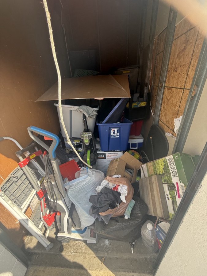 5 x 10 storage unit in Downey, CA