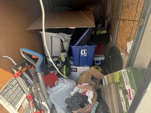 5 x 10 storage unit in Downey, CA
