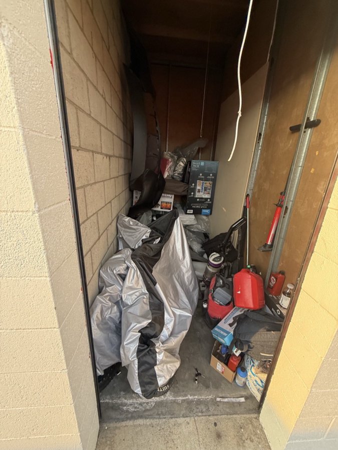 5 x 10 storage unit in Downey, CA
