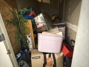 5 x 10 storage unit in Los Angeles, CA
